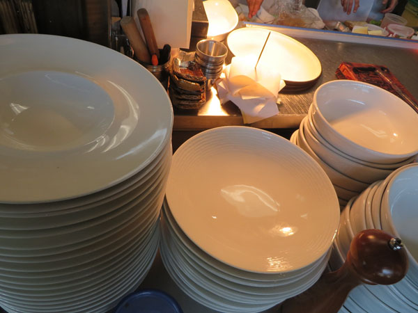 clean plates and bowls